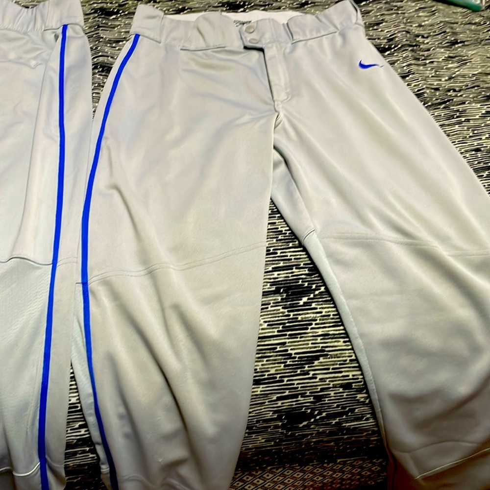 2 pair of men’s medium Nike swingman baseball pants